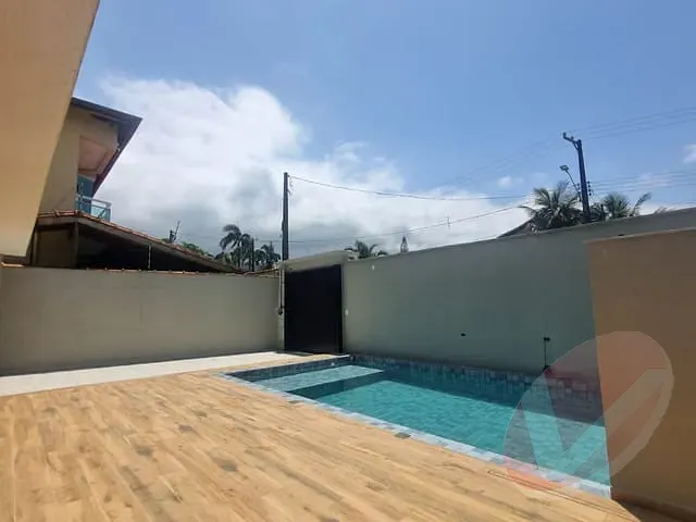 Casa com 354m² 4 quartos e 2 banheiros, à venda, no bairro Flórida em Praia Grande