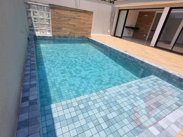 Casa com 354m² 4 quartos e 2 banheiros, à venda, no bairro Flórida em Praia Grande