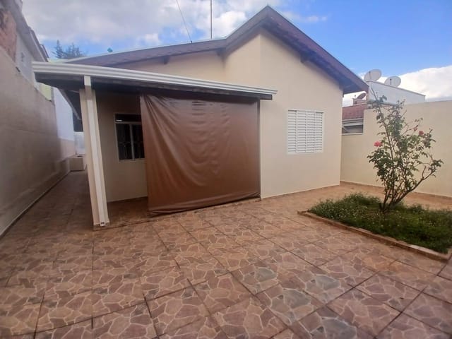 Casa com 250m² 2 quartos e 1 banheiro, para alugar, no bairro Jardim do Trevo em São João da Boa Vista