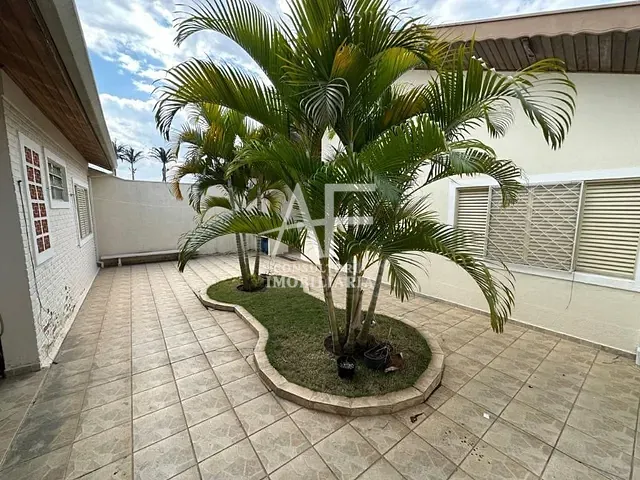 Casa com 250m², à venda, no bairro Jardim das Nações em Taubaté