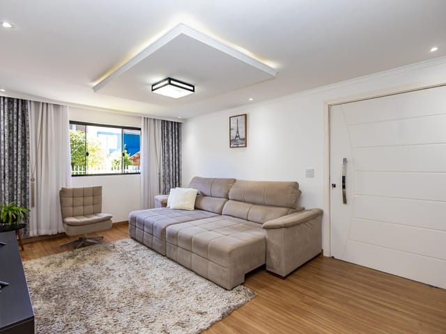 Casa com 130m² 2 quartos e 1 banheiro, à venda, no bairro Campo Comprido em Curitiba