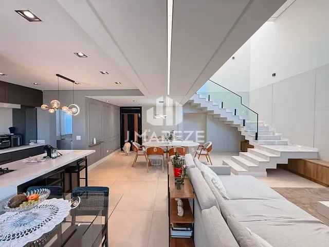 Casa com 233m² 4 quartos e 2 banheiros, à venda, no bairro Loteamento Residencial Florais Do Lago em Apucarana