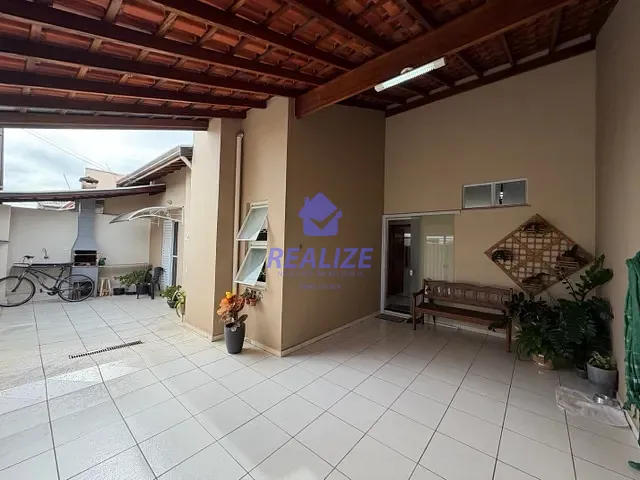 Casa com 131m² 3 quartos e 2 banheiros, à venda, no bairro Residencial Vila di Capri em Botucatu