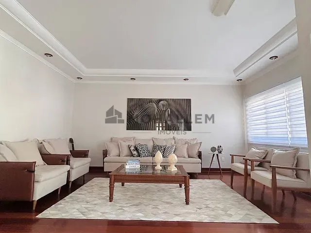 Casa 5 quartos e 2 banheiros, à venda, no bairro Centro em Itajubá