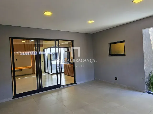 Casa com 125m² 3 quartos e 2 banheiros, à venda, no bairro Residencial Vino Barolo em Bragança Paulista