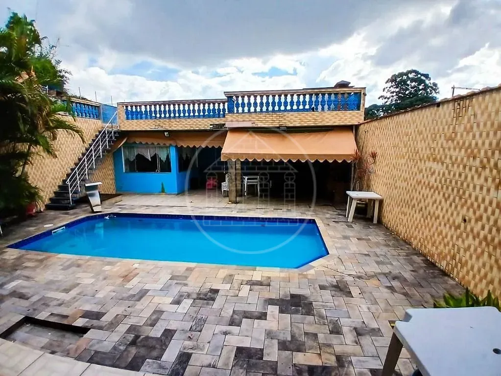 Casa, 5 quartos, 180 m² - Foto 1