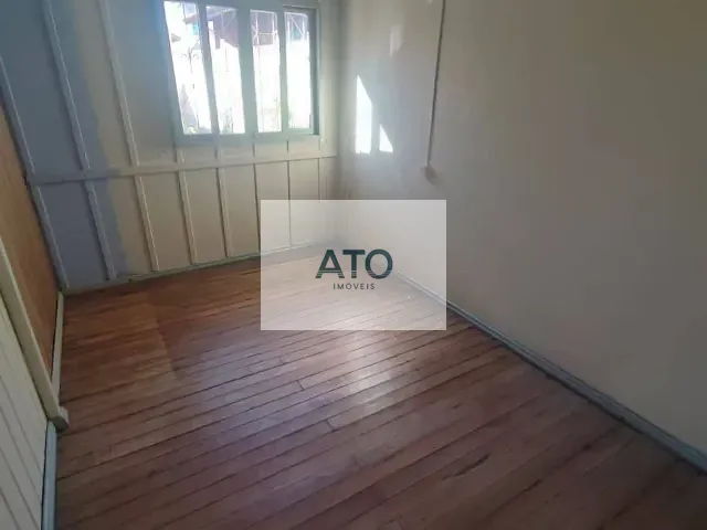 Casa 3 quartos e 2 banheiros, para alugar, no bairro Centro em Tijucas