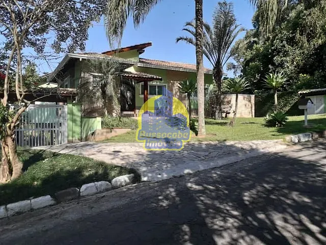 Casa com 1000m² 3 quartos e 4 banheiros, à venda, no bairro Algarve em Cotia