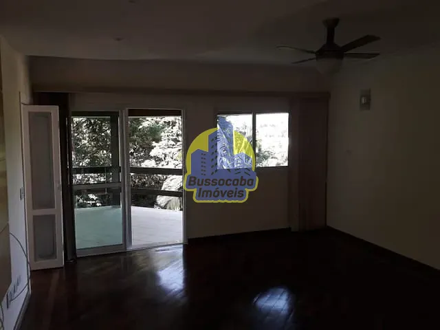 Casa com 1000m² 3 quartos e 4 banheiros, à venda, no bairro Algarve em Cotia