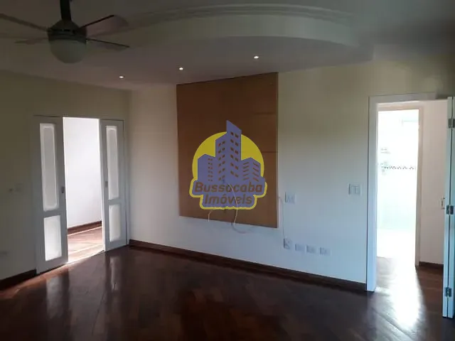 Casa com 1000m² 3 quartos e 4 banheiros, à venda, no bairro Algarve em Cotia