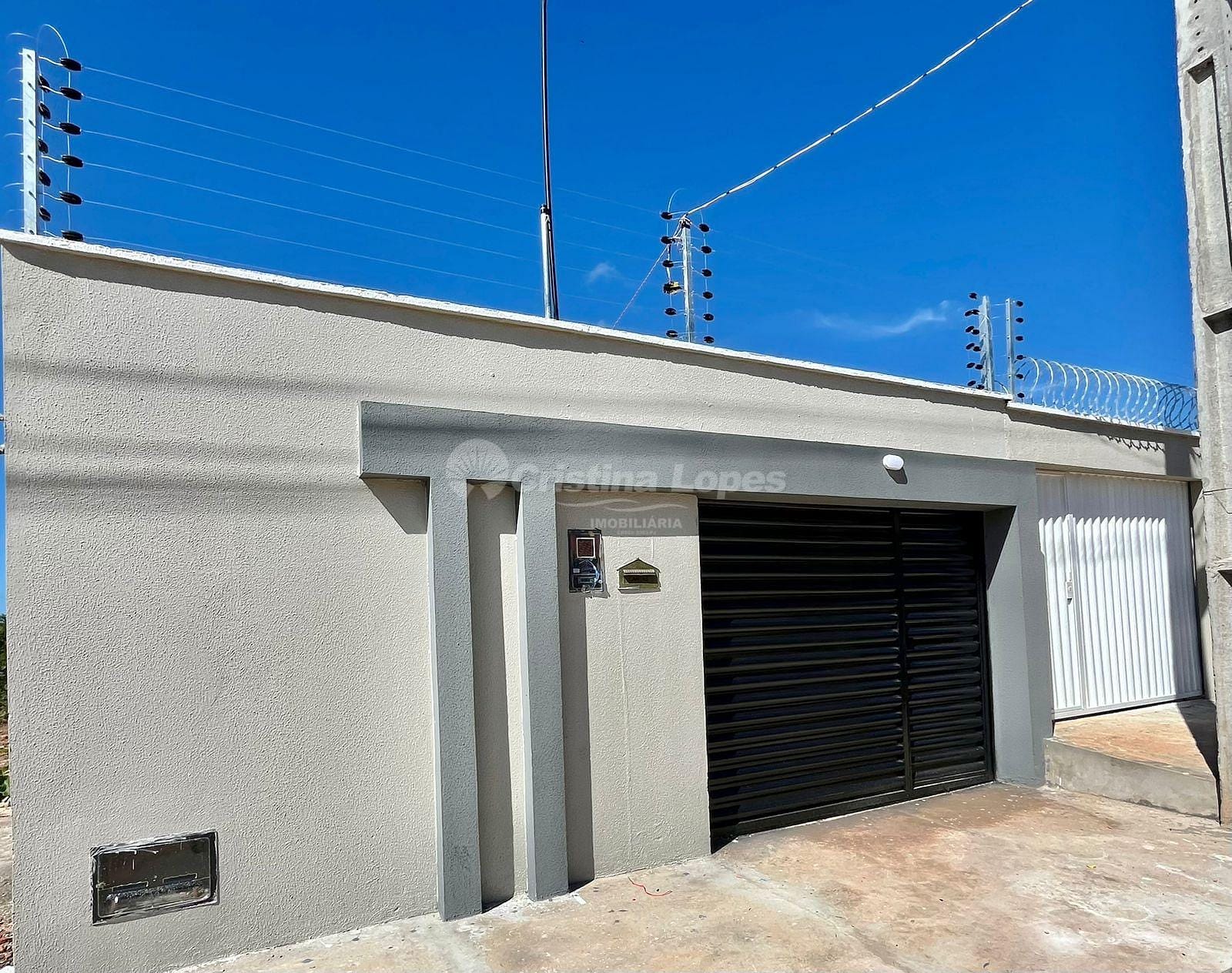 Casa à venda com 2 quartos, 65m² - Foto 2