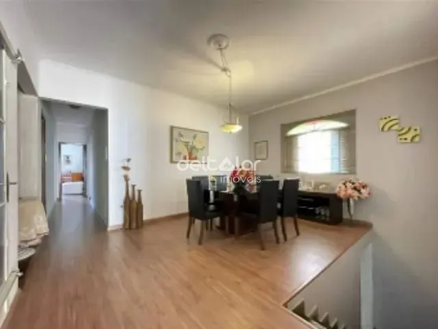 Casa com 360m² 5 quartos e 4 banheiros, à venda, no bairro Planalto em Belo Horizonte