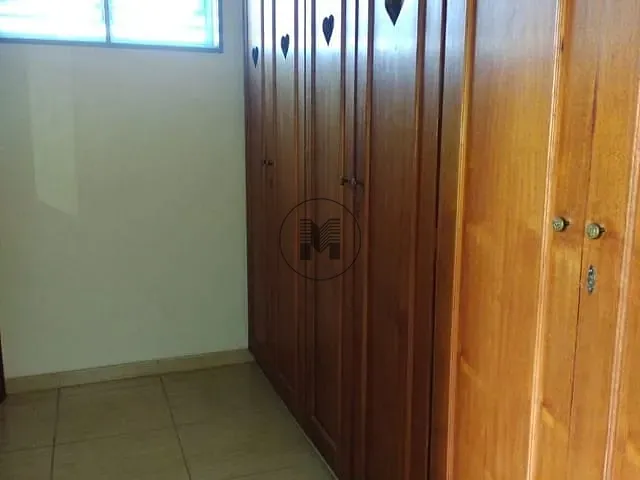 Casa com 300m² 4 quartos e 4 banheiros, à venda, no bairro Nova Guará em Guaratinguetá