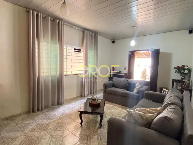Casa com 420m² 3 quartos e 2 banheiros, à venda, no bairro Jardim Califórnia em Formosa