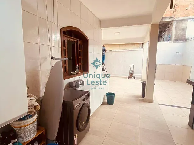 Casa 7 quartos e 4 banheiros, à venda, no bairro Santa Mônica em Belo Horizonte