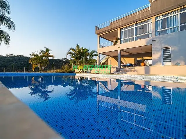 Casa com 565m² 4 quartos e 5 banheiros, à venda ou para alugar, no bairro Terras de Santa Mariana em Caçapava