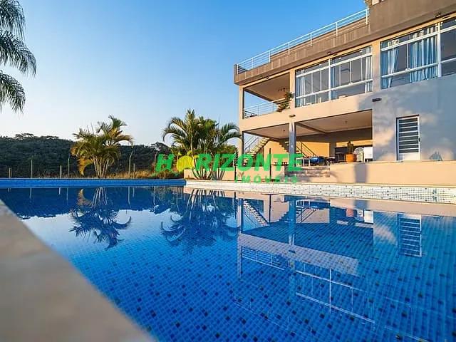Casa com 565m² 4 quartos e 5 banheiros, à venda ou para alugar, no bairro Terras de Santa Mariana em Caçapava