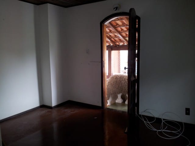 Casa à venda, no bairro Mosela em Petrópolis