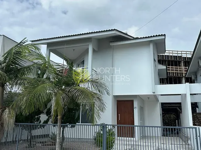 Casa com 250m² 3 quartos e 3 banheiros, para alugar, no bairro Cachoeira do Bom Jesus em Florianópolis