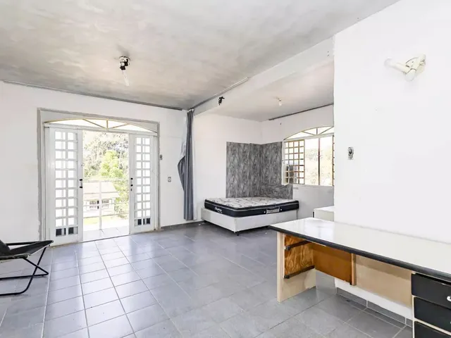 Casa com 600m² 4 quartos e 5 banheiros, à venda, no bairro Santa Felicidade em Curitiba