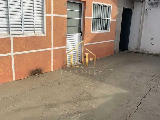 Casa com 200m² 2 quartos e 1 banheiro, à venda, no bairro Residencial Coxipó em Cuiabá