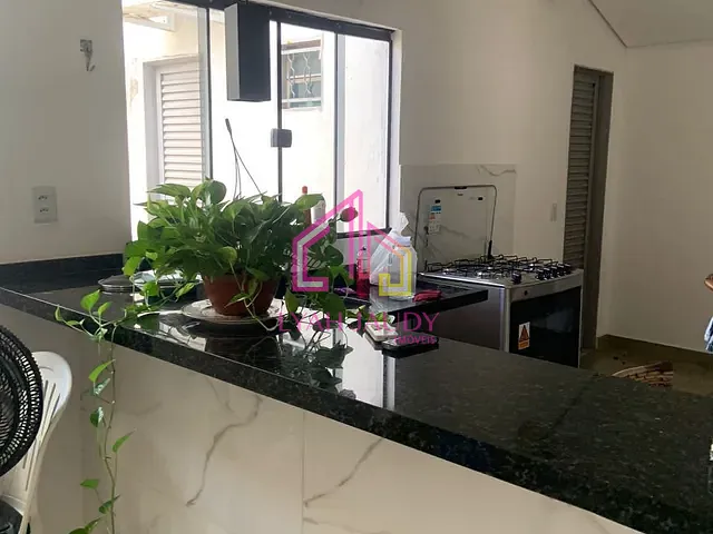 Casa com 200m² 2 quartos e 1 banheiro, à venda, no bairro Residencial Coxipó em Cuiabá