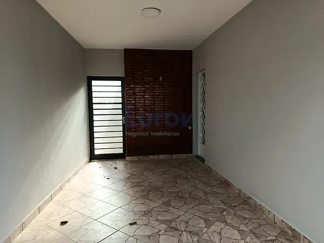 Casa com 246m² 2 quartos e 1 banheiro, à venda, no bairro Vila Papelão em Valinhos