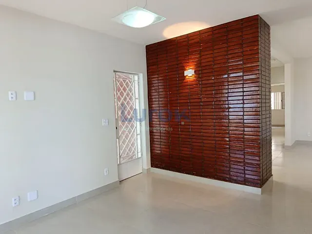 Casa com 246m² 2 quartos e 1 banheiro, à venda, no bairro Vila Papelão em Valinhos