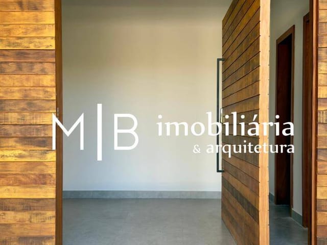 Casa 3 quartos e 3 banheiros, à venda, no bairro Centro em Lavras