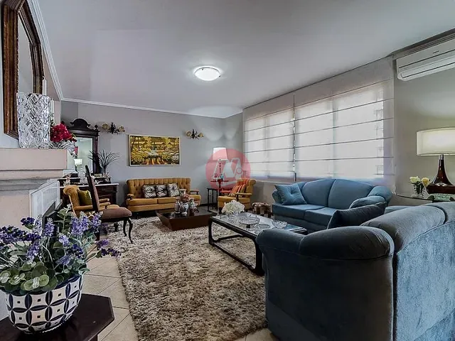 Casa com 440m² 3 quartos e 3 banheiros, à venda, no bairro Chácara das Pedras em Porto Alegre