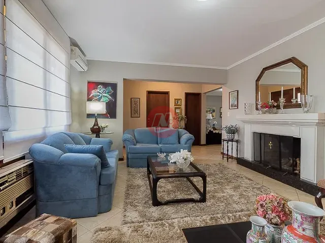 Casa com 440m² 3 quartos e 3 banheiros, à venda, no bairro Chácara das Pedras em Porto Alegre