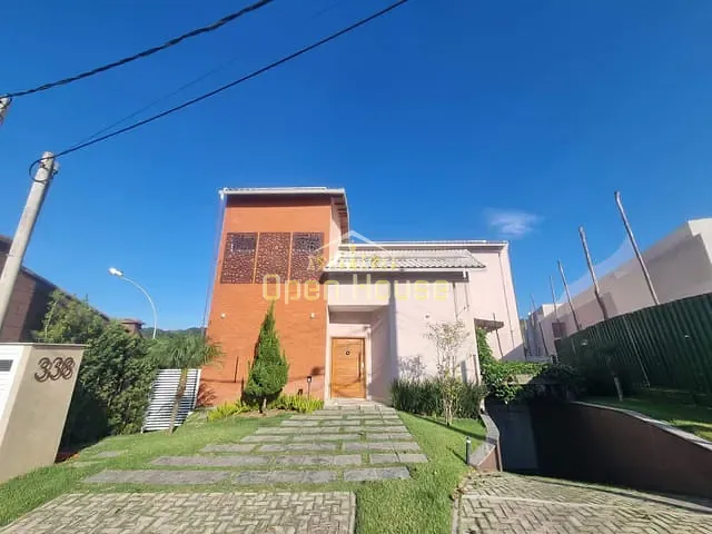 Casa com 740m² 4 quartos e 7 banheiros, à venda, no bairro Casa de Pedra em Volta Redonda