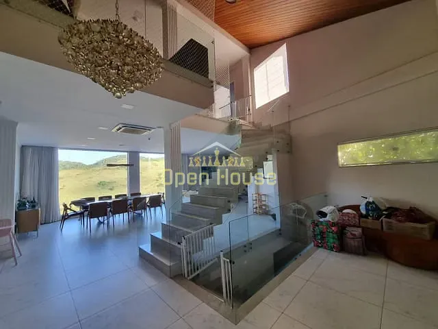 Casa com 740m² 4 quartos e 7 banheiros, à venda, no bairro Casa de Pedra em Volta Redonda