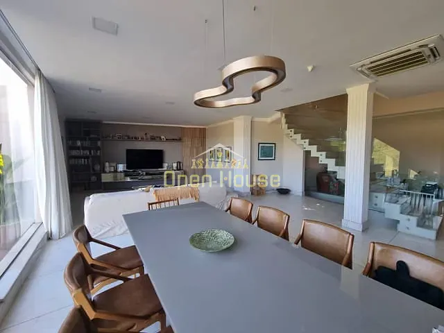 Casa com 740m² 4 quartos e 7 banheiros, à venda, no bairro Casa de Pedra em Volta Redonda