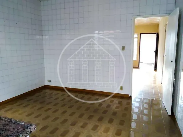 Casa com 250m² 5 quartos e 3 banheiros, à venda, no bairro Jardim Santo Antoninho em São Paulo