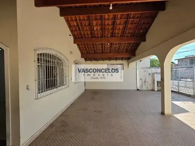 Casa com 250m² 3 quartos e 3 banheiros, para alugar, no bairro Jardim Satelite em São José Dos Campos