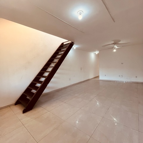 Casa 2 quartos e 2 banheiros, à venda ou para alugar, no bairro Jardim Excelsior em Cabo Frio