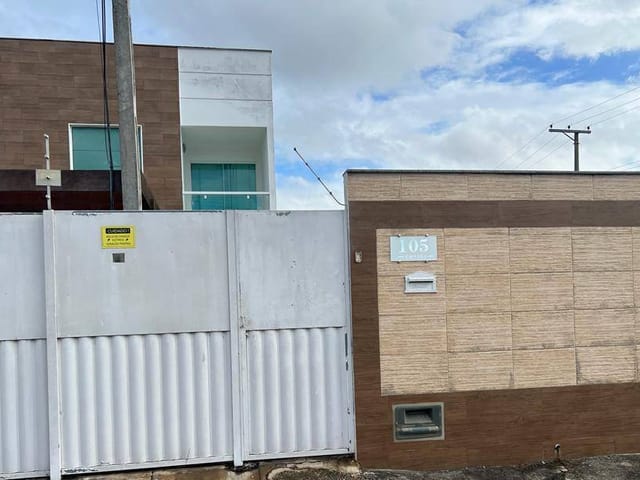 Casa com 90m² 2 quartos e 3 banheiros, à venda, no bairro Parque Santo Antônio em Campos dos Goytacazes