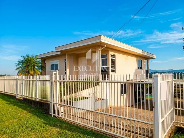 Casa 3 quartos e 4 banheiros, à venda, no bairro São Caetano em Arroio do Meio