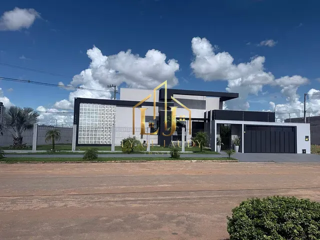 Casa com 677m² 3 quartos e 2 banheiros, à venda, no bairro Parque das Emas em Lucas do Rio Verde