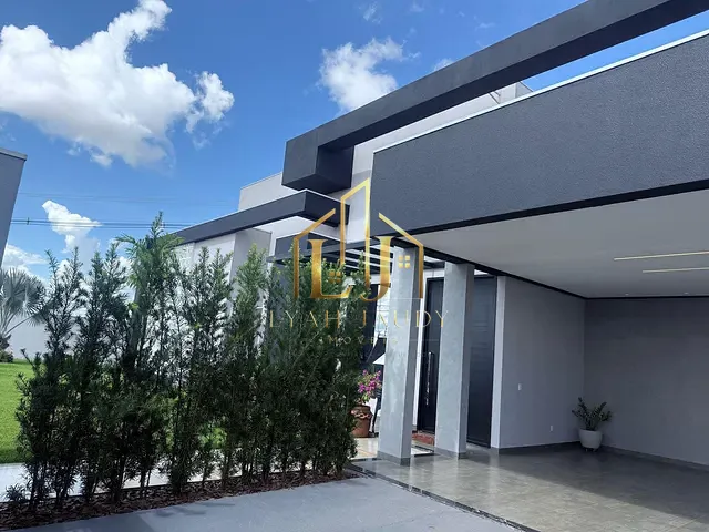 Casa com 677m² 3 quartos e 2 banheiros, à venda, no bairro Parque das Emas em Lucas do Rio Verde