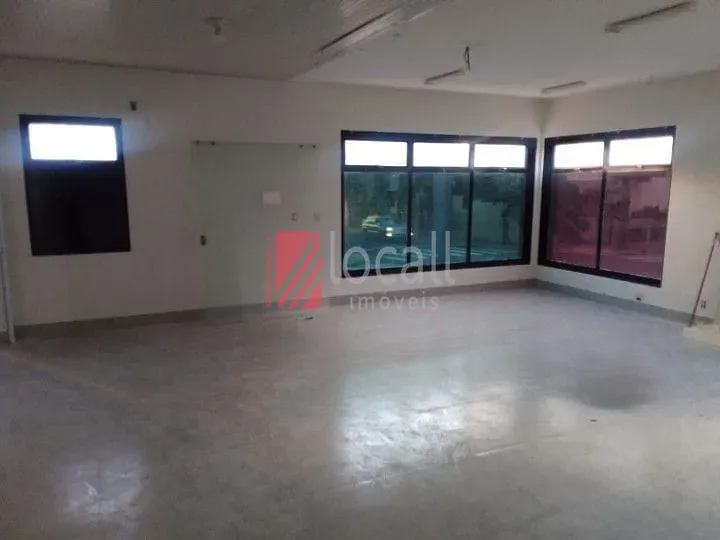 Casa com 2 quartos para aluguel, 140m² — foto 2 de 5