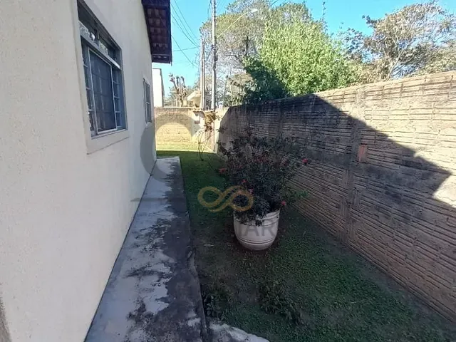 Casa com 360m² 3 quartos e 2 banheiros, à venda, no bairro Centro em Holambra