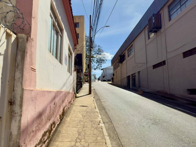 Casa 1 quarto e 1 banheiro, à venda, no bairro Centro em Lavras