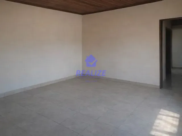 Casa com 250m² 3 quartos e 1 banheiro, à venda, no bairro Conjunto Habitacional Joaquim Vernini em Botucatu