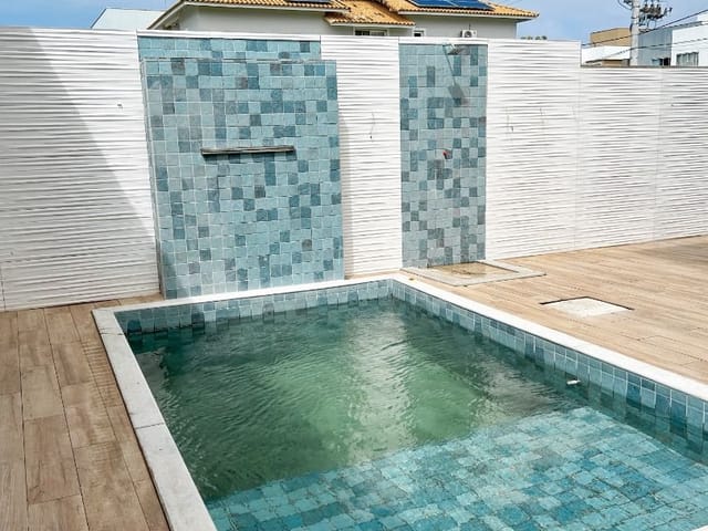 Casa com 300m² 4 quartos e 4 banheiros, à venda, no bairro Vale dos Cristais em Macaé