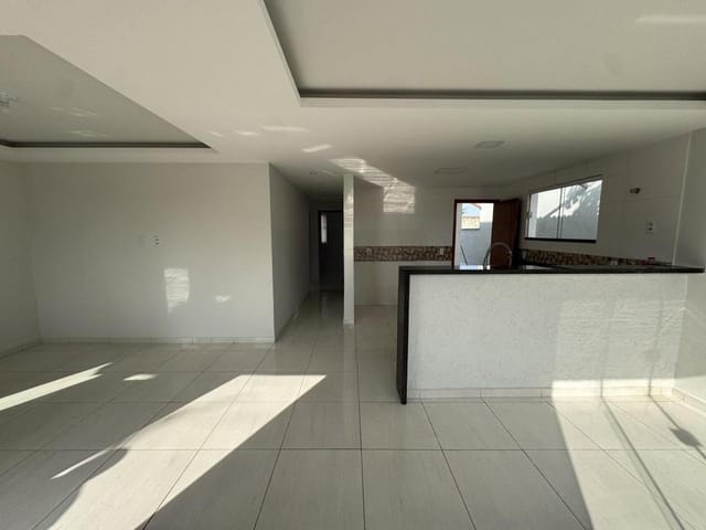 Casa 3 quartos e 3 banheiros, à venda ou para alugar, no bairro Jardim Atlântico Central (Itaipuaçu) em Maricá