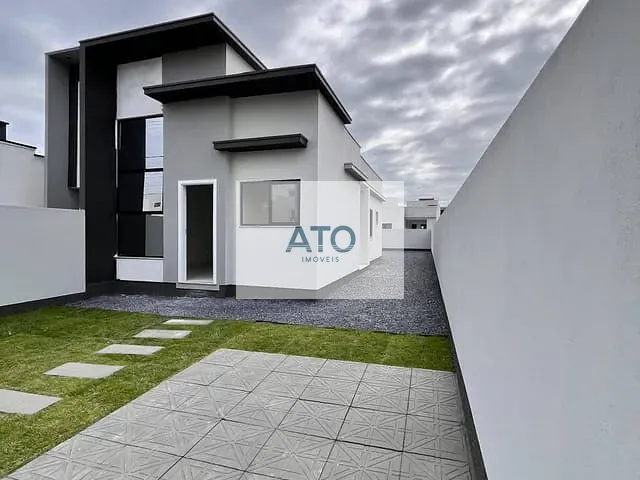 Casa 2 quartos e 2 banheiros, à venda, no bairro Areias em Itapema