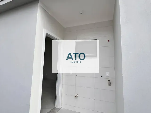 Casa 2 quartos e 2 banheiros, à venda, no bairro Areias em Itapema