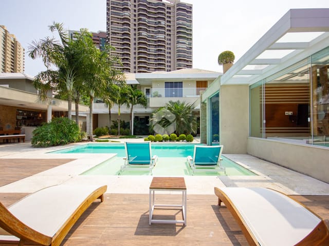 Casa com 1600m² 4 quartos e 5 banheiros, à venda, no bairro Barra da Tijuca em Rio de Janeiro